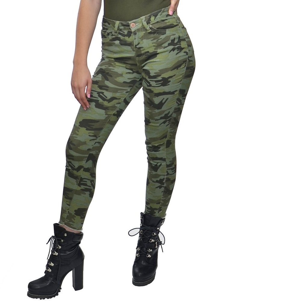 JUNIOR CAMO ANKLE PANT WITH FRAY HEM - GREEN CAMO